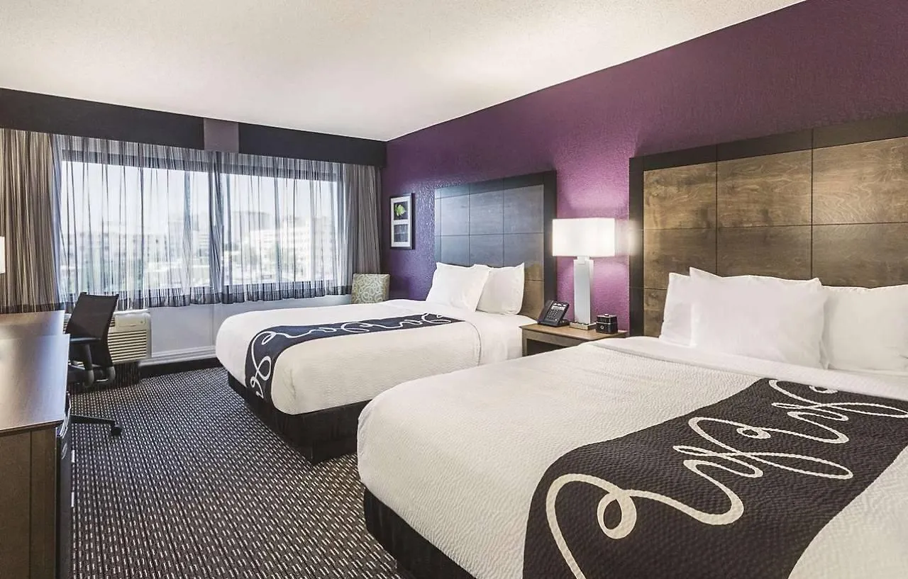 *** Hotel La Quinta By Wyndham Virginia Beach United States