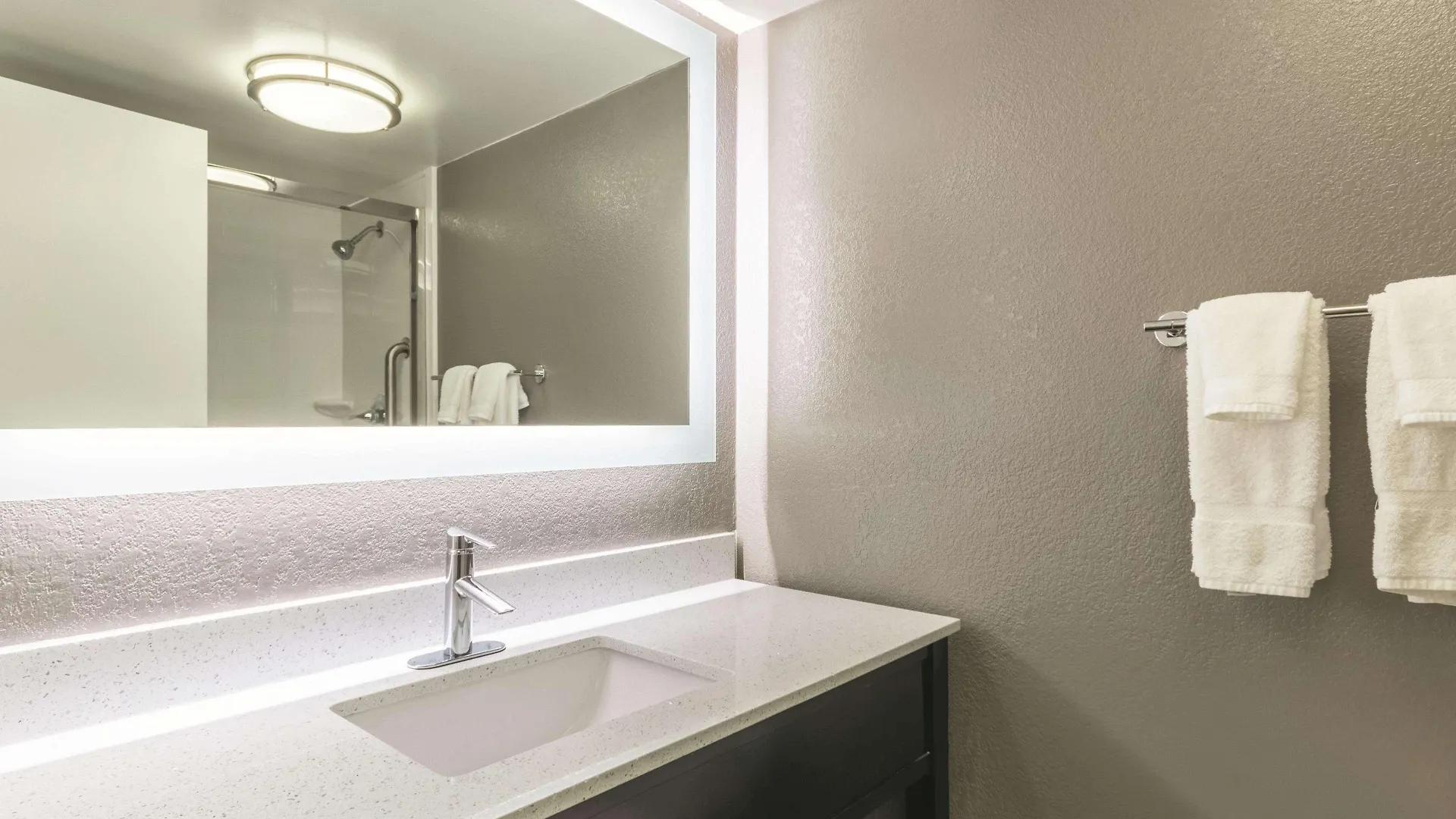 Hotel La Quinta By Wyndham Virginia Beach